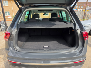 2017 Volkswagen Tiguan 2.0 Tdi Sel SUV 5dr Diesel Manual Euro 6 (s/s) (150 Ps) in Grey — image 6