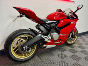 2014 Ducati 899 Panigale 899 in Red — image 3