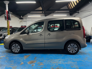 2013 Peugeot Partner Tepee 1.6 Hdi Tepee S in Bronze — image 6