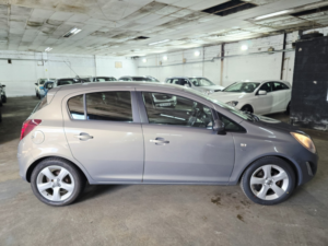 2013 Vauxhall Corsa 1.2 16v Sxi in Brown — image 4