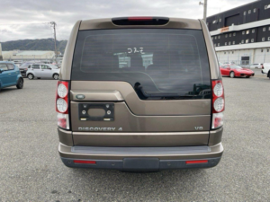2011 Land Rover Discovery 4 5.0 V8 Se Automatic 7 Seater in Bronze — image 4