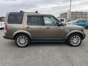 2011 Land Rover Discovery 4 5.0 V8 Se Automatic 7 Seater in Bronze — image 6