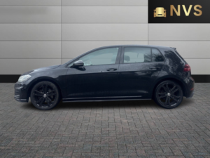 2017 Volkswagen Golf 2.0 Tdi Bluemotion Tech Gtd in Black — image 4
