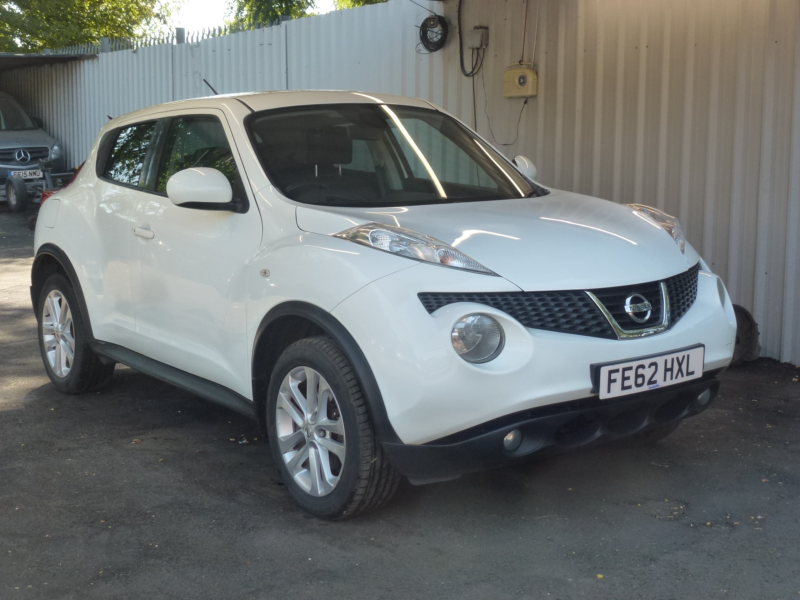2012 Nissan Juke 1.6 Dig-T Tekna SUV 5dr Petrol Manual Euro 5 (190 Ps) in White — image 1