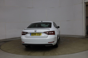 2017 Skoda Superb 2.0 Tdi Sportline DSG Auto 6spd Euro 6 (s/s) 5dr in White — image 4