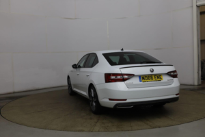 2017 Skoda Superb 2.0 Tdi Sportline DSG Auto 6spd Euro 6 (s/s) 5dr in White — image 5