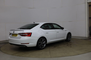 2017 Skoda Superb 2.0 Tdi Sportline DSG Auto 6spd Euro 6 (s/s) 5dr in White — image 6