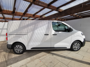 2021 Peugeot E-Expert E 1200 75kwh Professional in Pink — image 6