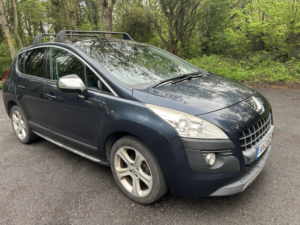 2013 Peugeot 3008 1.6 E-Hdi Allure in Blue — image 2