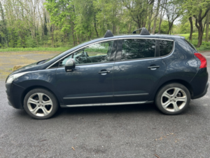 2013 Peugeot 3008 1.6 E-Hdi Allure in Blue — image 5