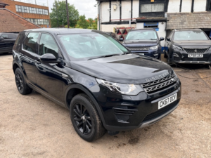 2017 Land Rover Discovery Sport Td4 Se in Black — image 5