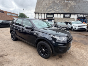 2017 Land Rover Discovery Sport Td4 Se in Black — image 6
