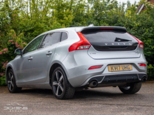2017 Volvo V40 2.0 D3 R-Design Nav Plus Euro 6 (s/s) 5dr in Silver — image 5