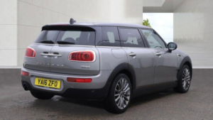 2016 MINI Clubman 1.5 Cooper Auto Euro 6 (s/s) 6dr in Silver — image 3