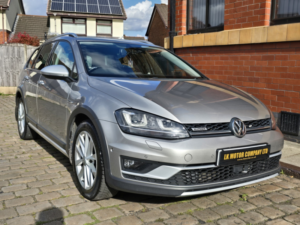 2016 Volkswagen Golf 2.0 Tdi Bluemotion Tech Alltrack in Silver — image 3