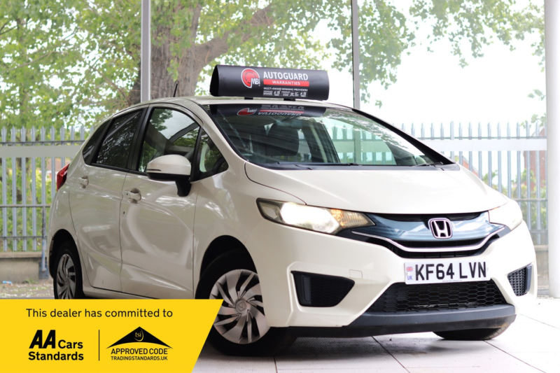 2014 Honda Jazz 1.3h Hs CVT Euro 5 (s/s) 5dr in White — image 1