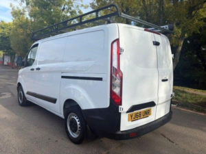 2019 Ford Transit Custom 2.0 300 Ecoblue L1 H1 Euro 6 5dr in White — image 5