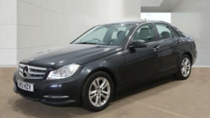 2013 Mercedes-Benz C Class 1.6 C180 Blueefficiency Executive Se G-Tronic+ Euro 5 (s/s) 4dr in Black — image 3