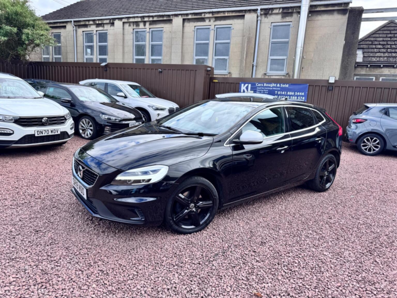 2019 Volvo V40 2.0 T2 R-Design Edition Euro 6 (s/s) 5dr in Black — image 1