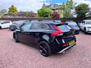 2019 Volvo V40 2.0 T2 R-Design Edition Euro 6 (s/s) 5dr in Black — image 4