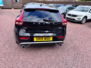 2019 Volvo V40 2.0 T2 R-Design Edition Euro 6 (s/s) 5dr in Black — image 5