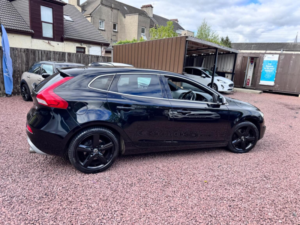 2019 Volvo V40 2.0 T2 R-Design Edition Euro 6 (s/s) 5dr in Black — image 6