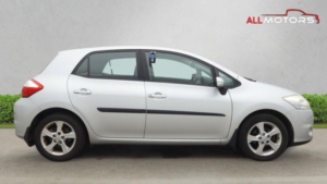 2010 Toyota Auris 1.33 Dual Vvt-I Tr Euro 4 (s/s) 5dr in Silver — image 5