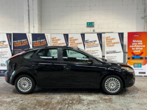 2011 Ford Focus 1.6 Titanium 5dr in Black — image 3