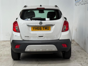 2016 Vauxhall Mokka 1.6i Exclusiv 2WD Euro 6 (s/s) 5dr in White — image 4