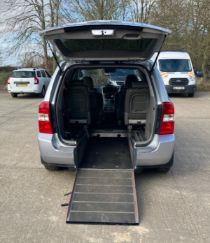 2009 Kia Sedona 2.9 Crdi Ts Wheel Chair Vehicle in Silver — image 3