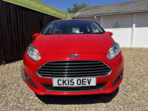 2015 Ford Fiesta 1.3 Zetec in Red — image 2