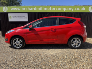 2015 Ford Fiesta 1.3 Zetec in Red — image 3