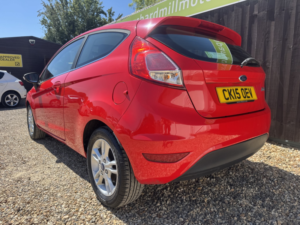 2015 Ford Fiesta 1.3 Zetec in Red — image 4