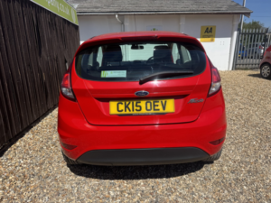 2015 Ford Fiesta 1.3 Zetec in Red — image 5