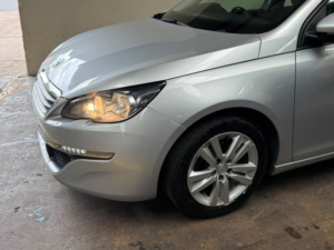 2017 Peugeot 308 Sw 1.6 Bluehdi Active Euro 6 (s/s) 5dr in Silver — image 3
