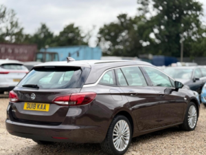 2018 Vauxhall Astra 1.4i Elite Nav Sports Tourer Euro 6 5dr in Brown — image 3