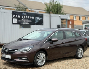 2018 Vauxhall Astra 1.4i Elite Nav Sports Tourer Euro 6 5dr in Brown — image 5