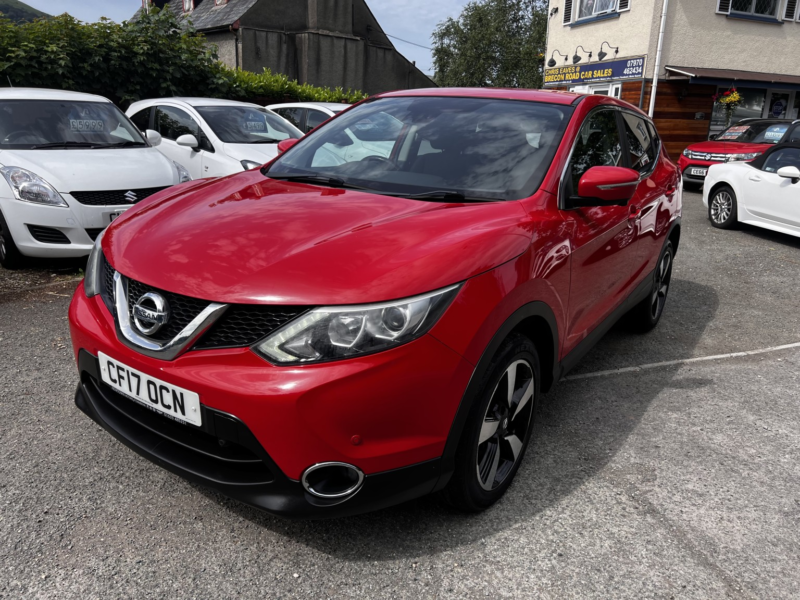 2017 Nissan Qashqai 1.5 Dci N-Connecta in Red — image 1