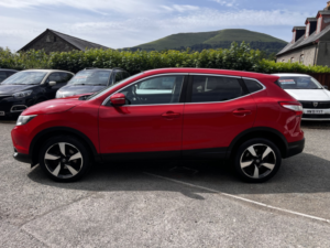 2017 Nissan Qashqai 1.5 Dci N-Connecta in Red — image 3