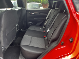 2017 Nissan Qashqai 1.5 Dci N-Connecta in Red — image 6