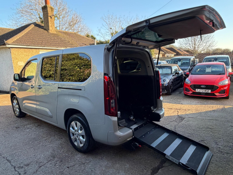 2022 Vauxhall Combo Life Se Xl S/s Wav Conversion in Grey — image 1