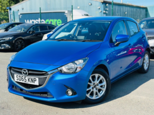 2015 Mazda Mazda2 1.5 Skyactiv-G Se-L in Blue — image 3