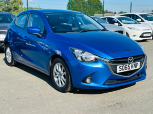 2015 Mazda Mazda2 1.5 Skyactiv-G Se-L in Blue — image 4