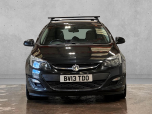 2013 Vauxhall Astra 1.3 Cdti Ecoflex Tech Line Sports Tourer Euro 5 (s/s) 5dr in Black — image 2