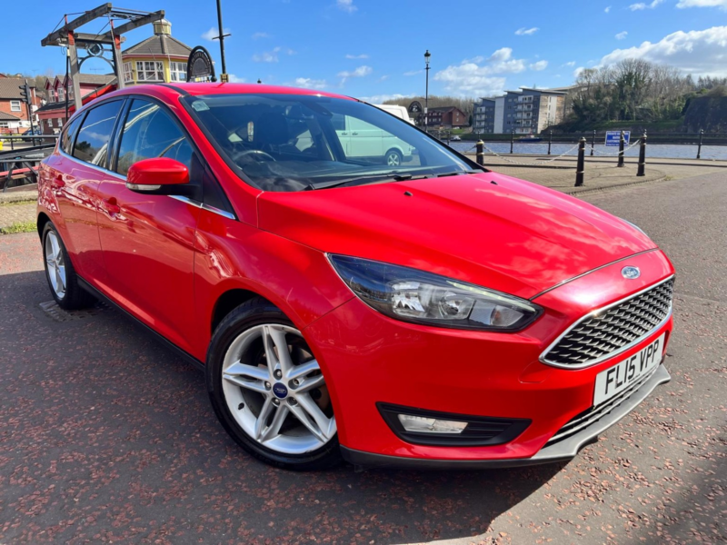 2015 Ford Focus 1.0 T Ecoboost Zetec in Red — image 1