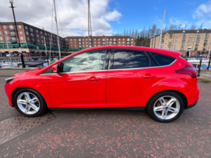 2015 Ford Focus 1.0 T Ecoboost Zetec in Red — image 6