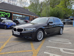2023 BMW 5 Series 2.0 530e 12kwh Se Touring Steptronic Euro 6 (s/s) 5dr in Black — image 2