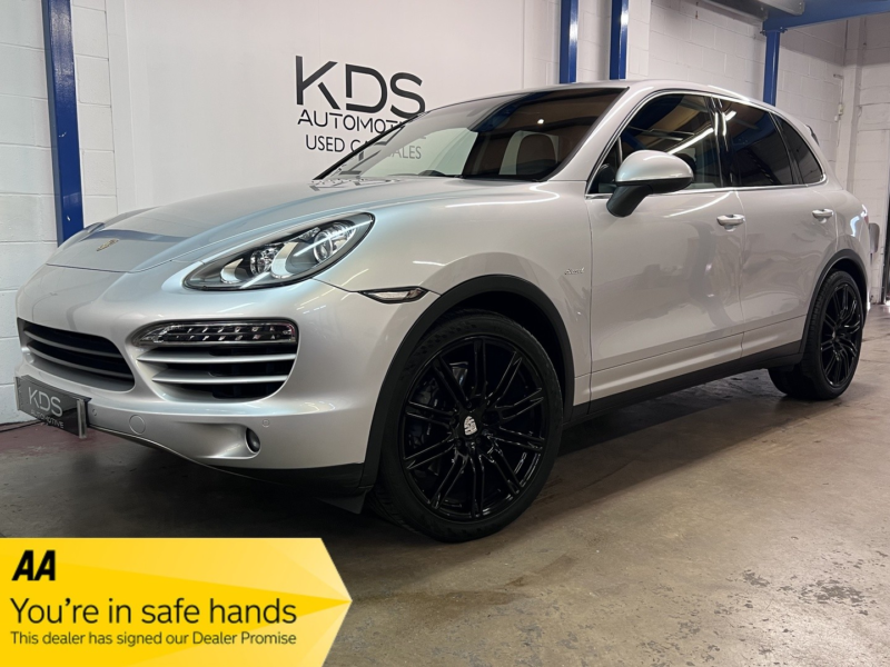 2013 Porsche Cayenne 3.0 Td V6 in Silver — image 1