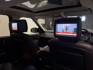 2017 Land Rover Discovery 3.0 Td V6 Hse Auto in Black — image 3