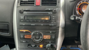 2010 Toyota Auris 1.33 Dual Vvt-I Tr Euro 4 (s/s) 5dr in Grey — image 6